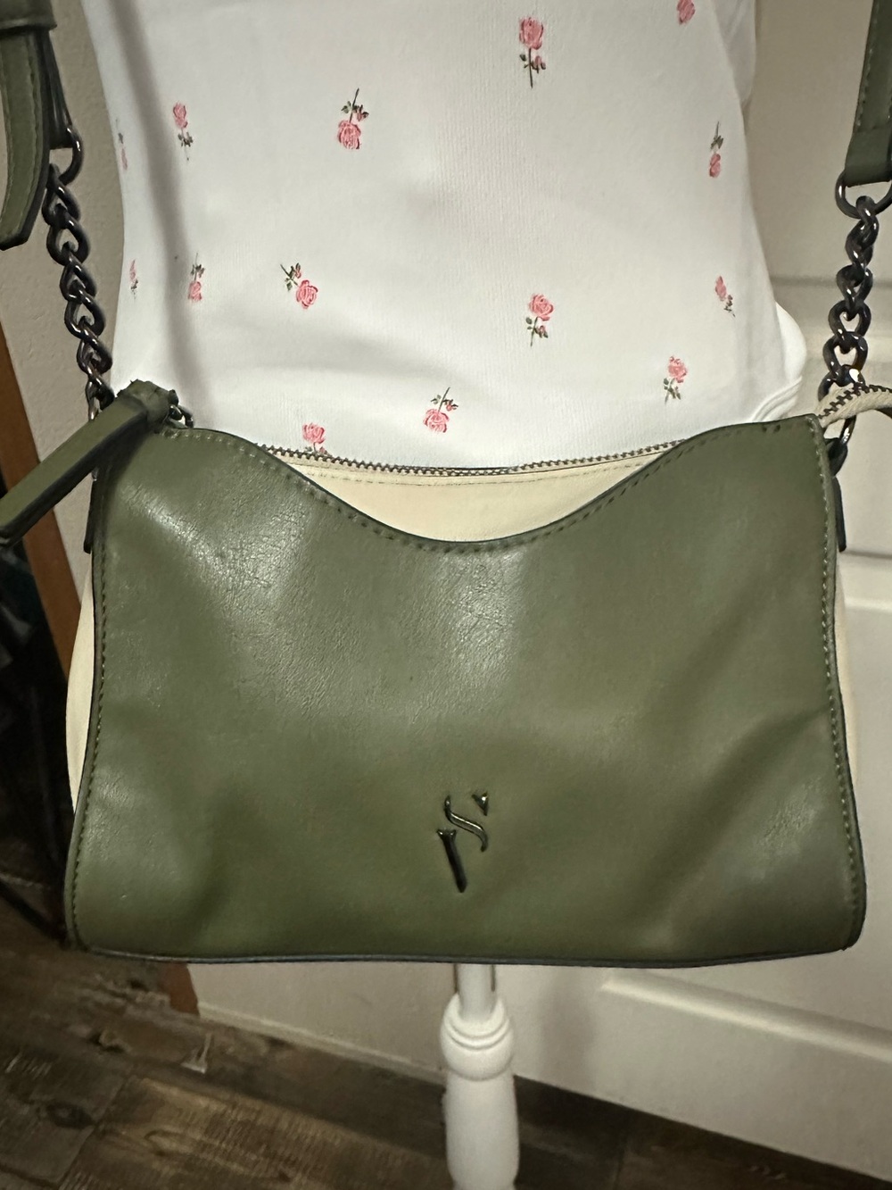 Simply Vera Vera Wang Olive Green Leather Crossbody Bag